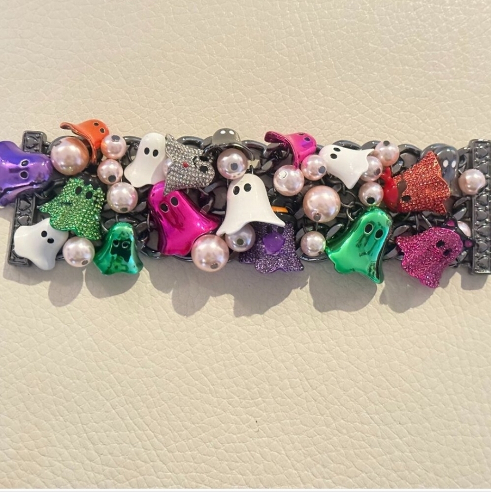 NWT TIKTOK VIRAL GHOST CHARM BETSEY JOHNSON BRACELET👻💚💜🧡❤️👻🩷